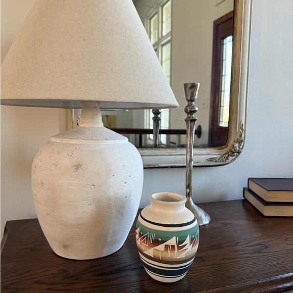 Mesa Verde Pottery Vase by Lee Naco. - Picture 2 of 5